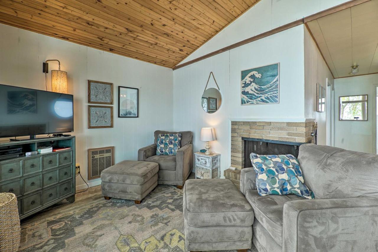 Lakefront Cottage Near Wineries And State Parks! Mears Eksteriør bilde