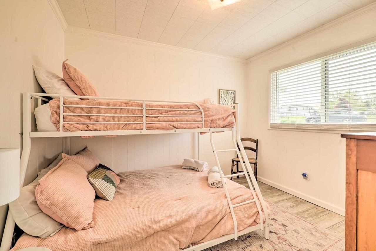 Lakefront Cottage Near Wineries And State Parks! Mears Eksteriør bilde